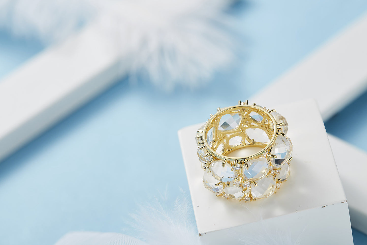 The queen white in a throne ring - CDE Jewelry Egypt