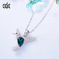 Sterling silver flying Emerald hummingbird necklace - CDE Jewelry Egypt
