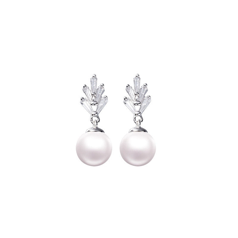 Sterling silver cute leaf with a pearl earring - CDE Jewelry Egypt