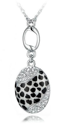 The black & white leopard necklace - CDE Jewelry Egypt